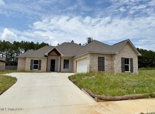 215 Wethersfield Dr, Florence, MS 39073