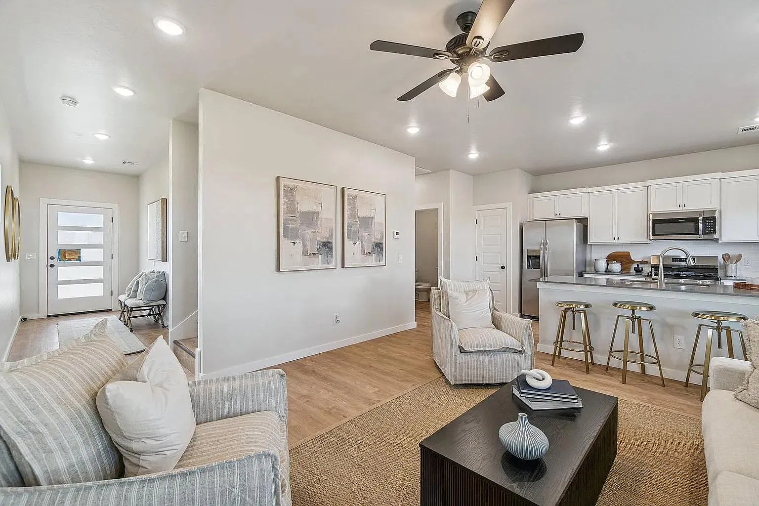 19500 Molly Pl - 19502 — Photo 3