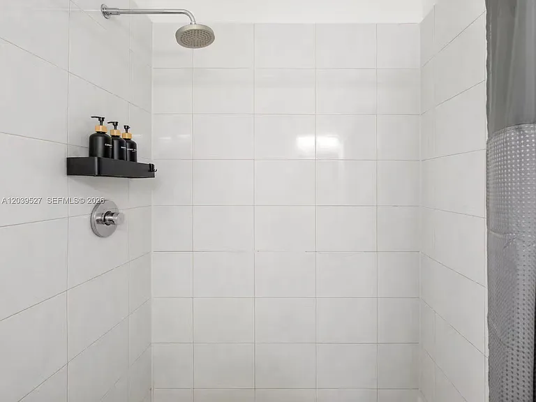 1034 Michigan Ave #E — Photo 12
