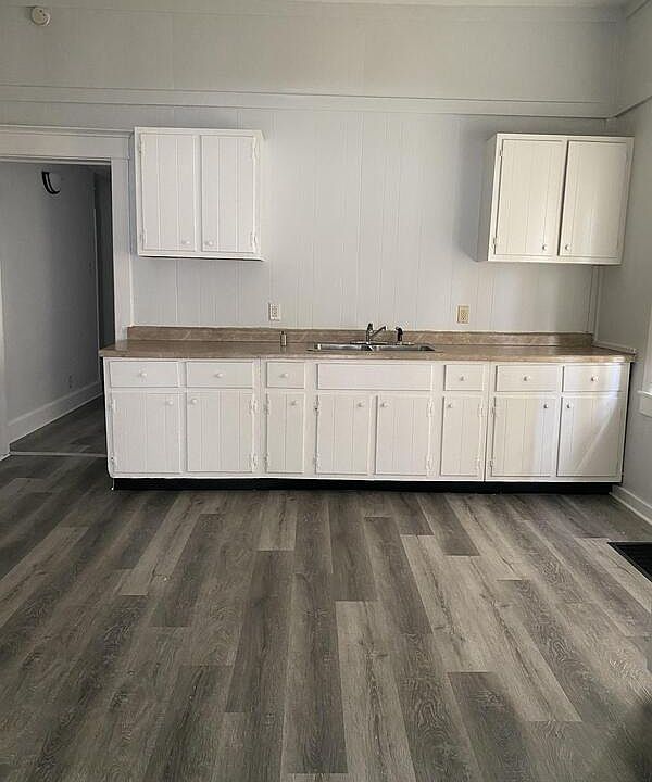 1st image of 425 S Mound St #427