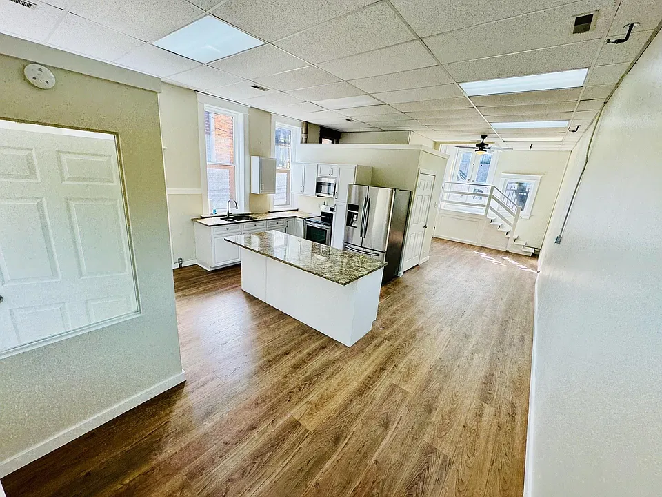 213 N Main St