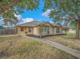 901 Crepe Myrtle St, College Station, TX 77845