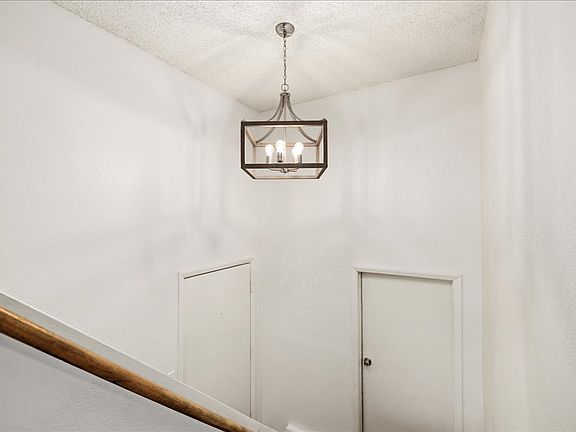 3rd image of 3962 Bull Pine Rd