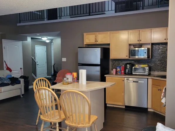 111 Edwards Dr SW, Edmonton, AB T6X 0C4