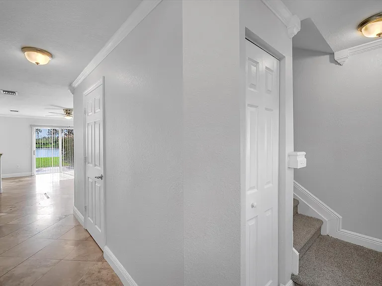 6714 Old Farm Trl — Photo 4