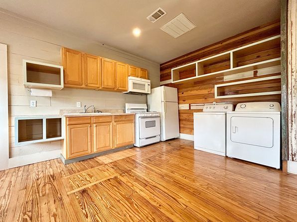 149 E State St APT 5