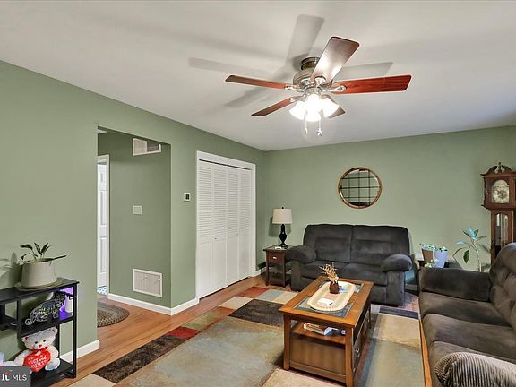 4th image of 4402 10th Ave