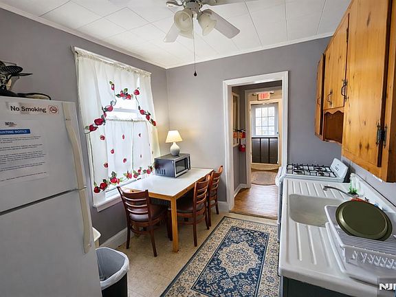 5th image of 105 Parkview Ave