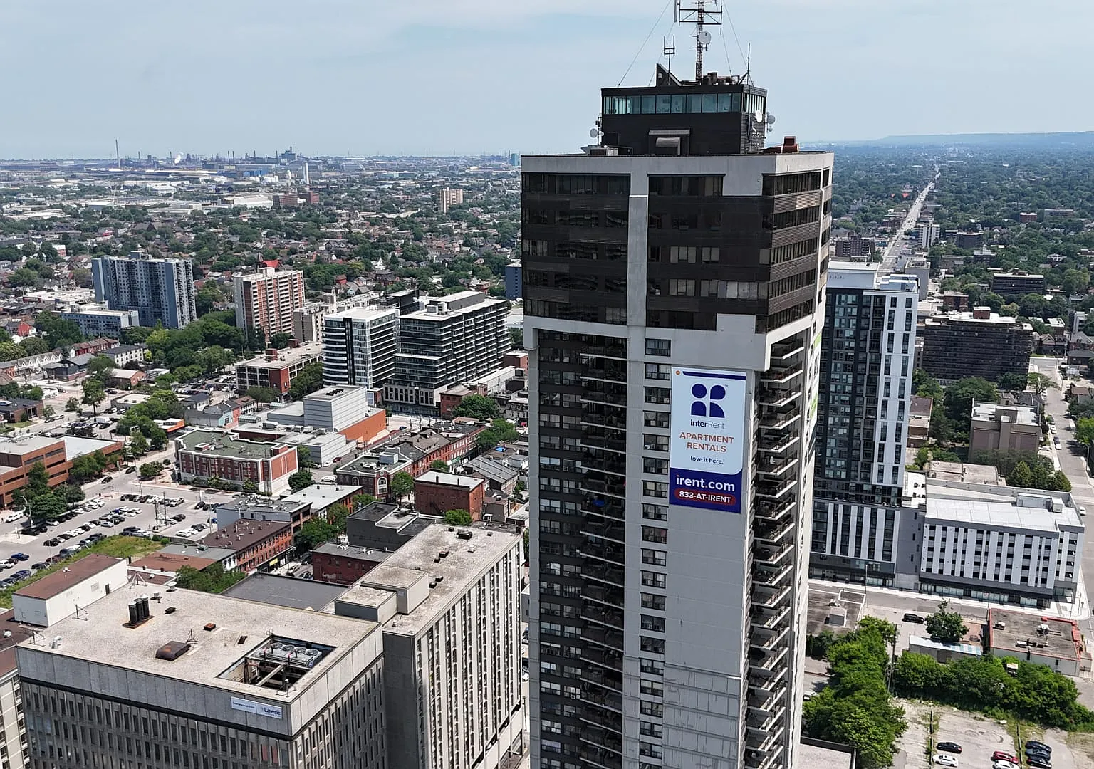 100 Main — Photo 3