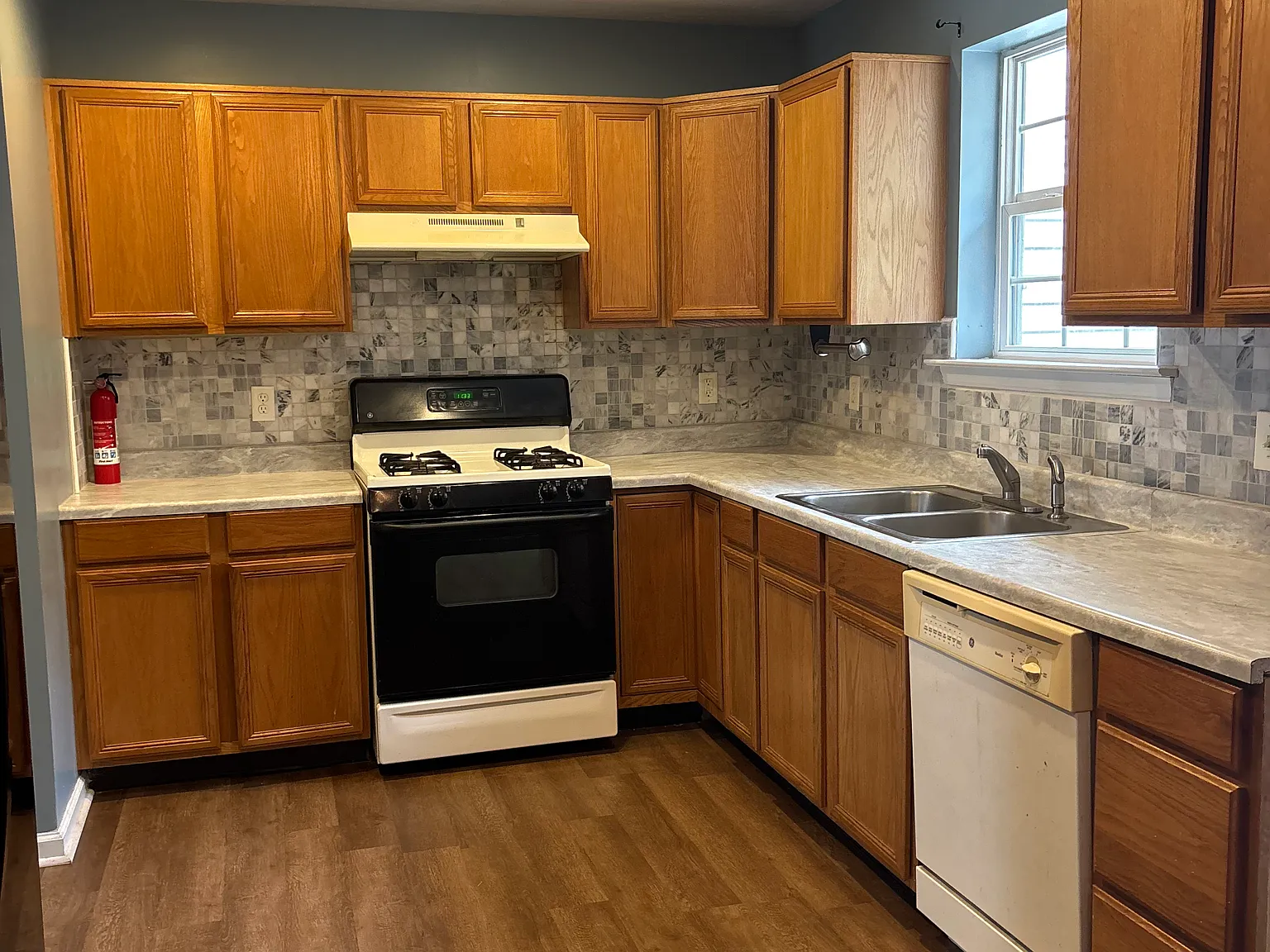 3 bed, 3.5 bath, 1320 sqft, $2,195 — Photo 1