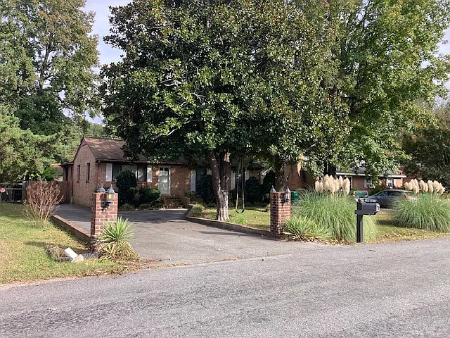 5411 Seminary Ave — Photo 2