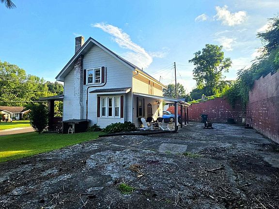 4th image of 815 Front St E