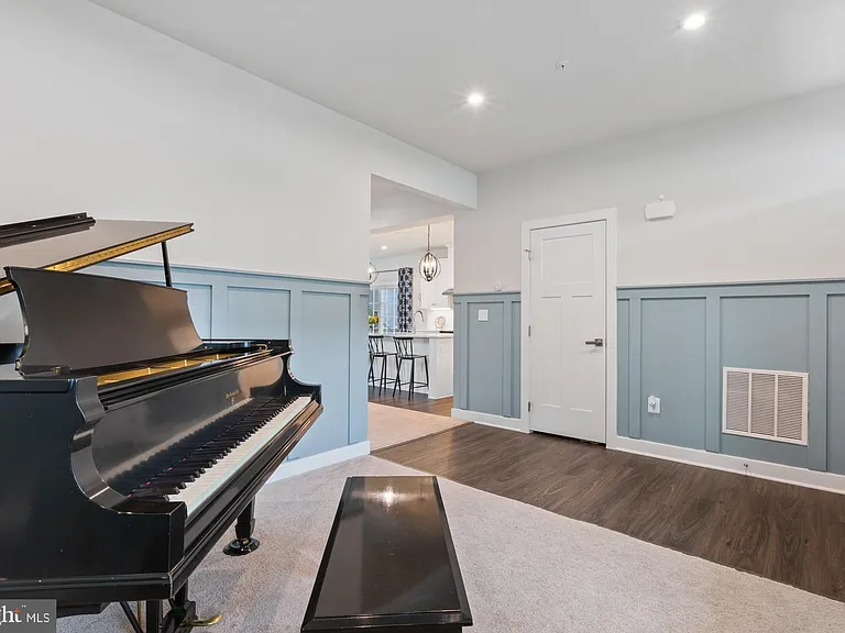 8378 Legacy Cir — Photo 5