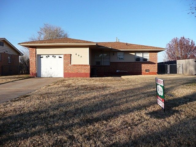 1st image of 605 SW 45th St