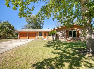 237 Windcrest Dr, Windcrest, TX 78239