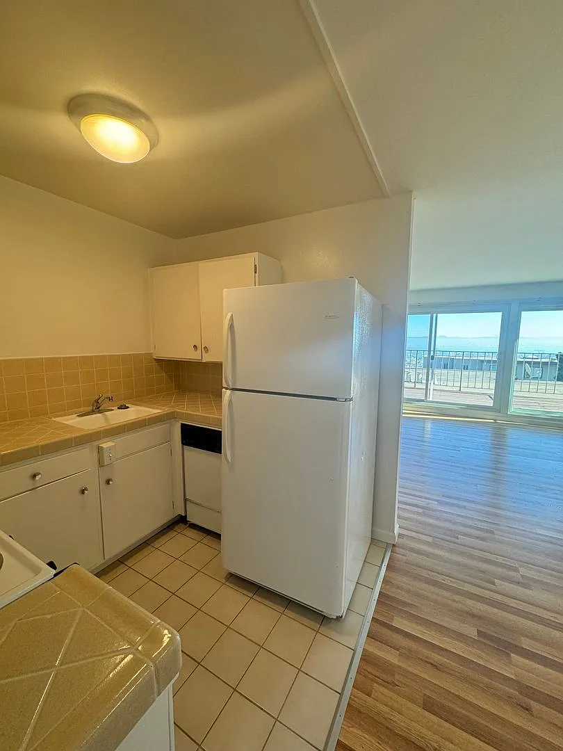 88 Crestline Drive (618r) — Photo 3