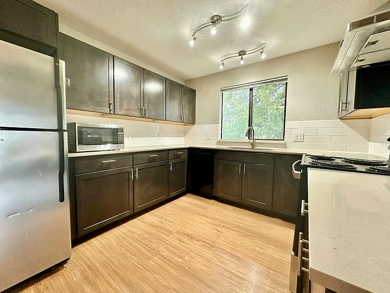 4900 Fremont Ave N #302 — Photo 4