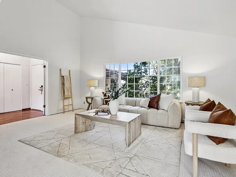 3483 Skyline Dr — Photo 13