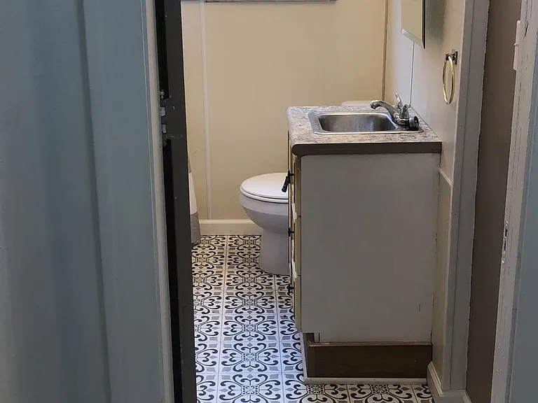 944 Winona Dr #3 — Photo 8