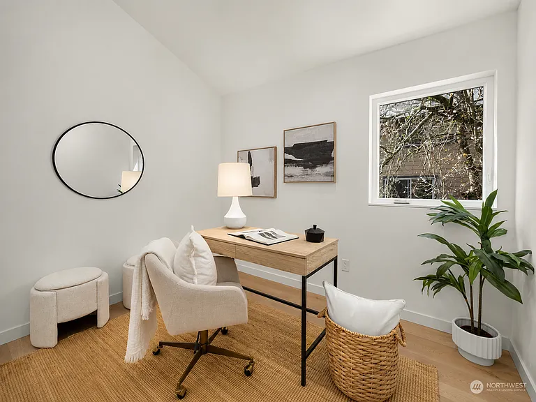 14321 Interlake Ave N #C — Photo 22