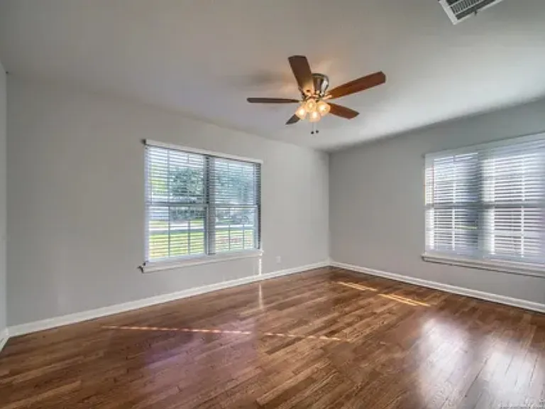 138 Norfolk Pl — Photo 18