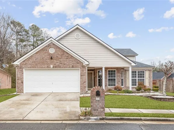2633 Newtons Crest Cir, Snellville, GA 30078