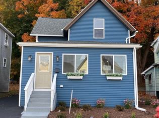 17 Temple St, Holyoke, MA 01040