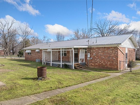 4th image of 3894 Layton Dr