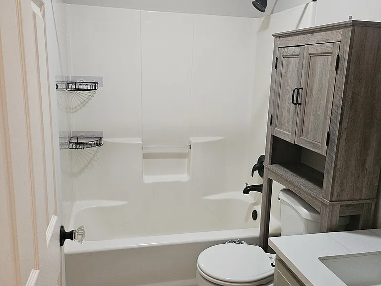 42 Queen Rd — Photo 9