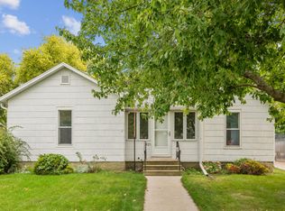 621 10th St, Nevada, IA 50201