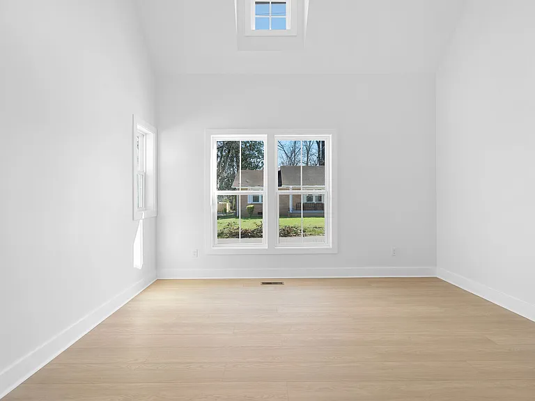 930 Glass St — Photo 15
