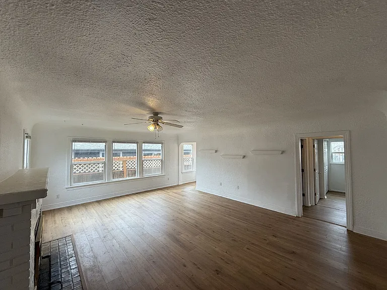 777 W 10th Ave #A — Photo 8