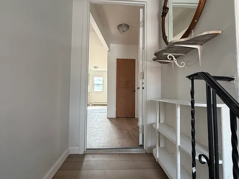 2808 E 11th St — Photo 12
