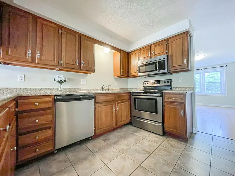 5 Dresden Ct — Photo 27