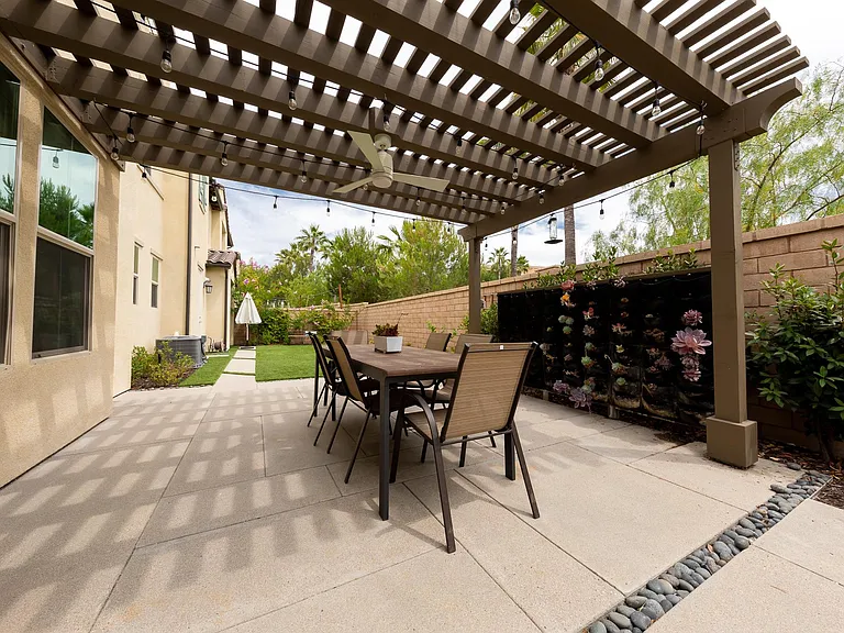 282 Finch — Photo 5