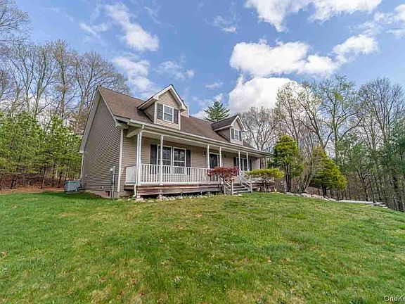 2nd image of 6 Stonybrook Road