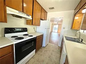 616 W Ridge Dr — Photo 3