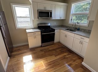 33 Tower St #2W, Fall River, MA 02724