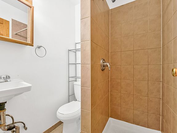 5th image of 203 E 82nd St APT 1B
