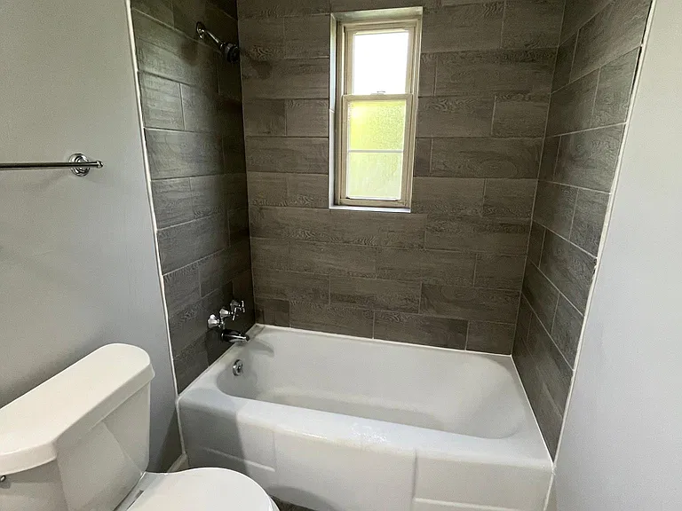 5100 Lee Rd #13 — Photo 5