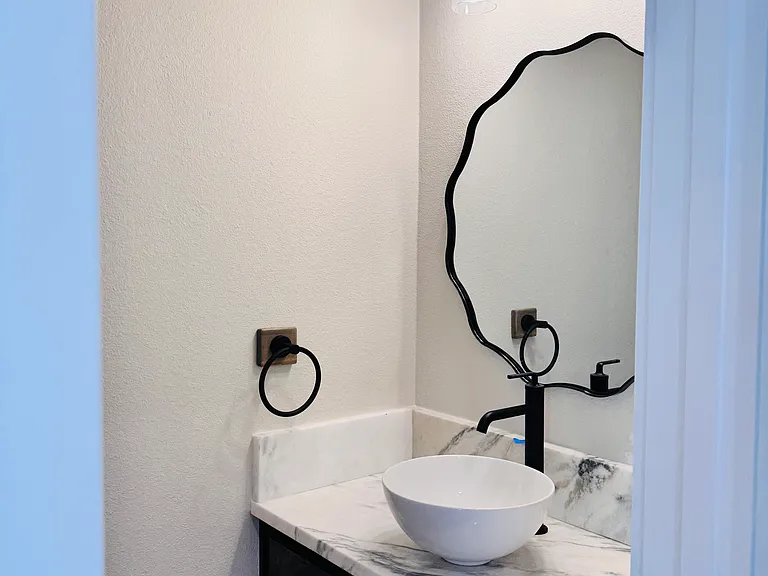 2031 Vaughn St #B — Photo 5