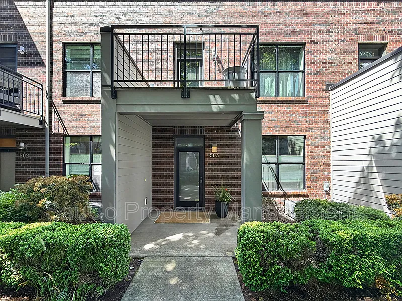 3 bed, 2.5 bath, 1650 sqft, $4,100 — Photo 4
