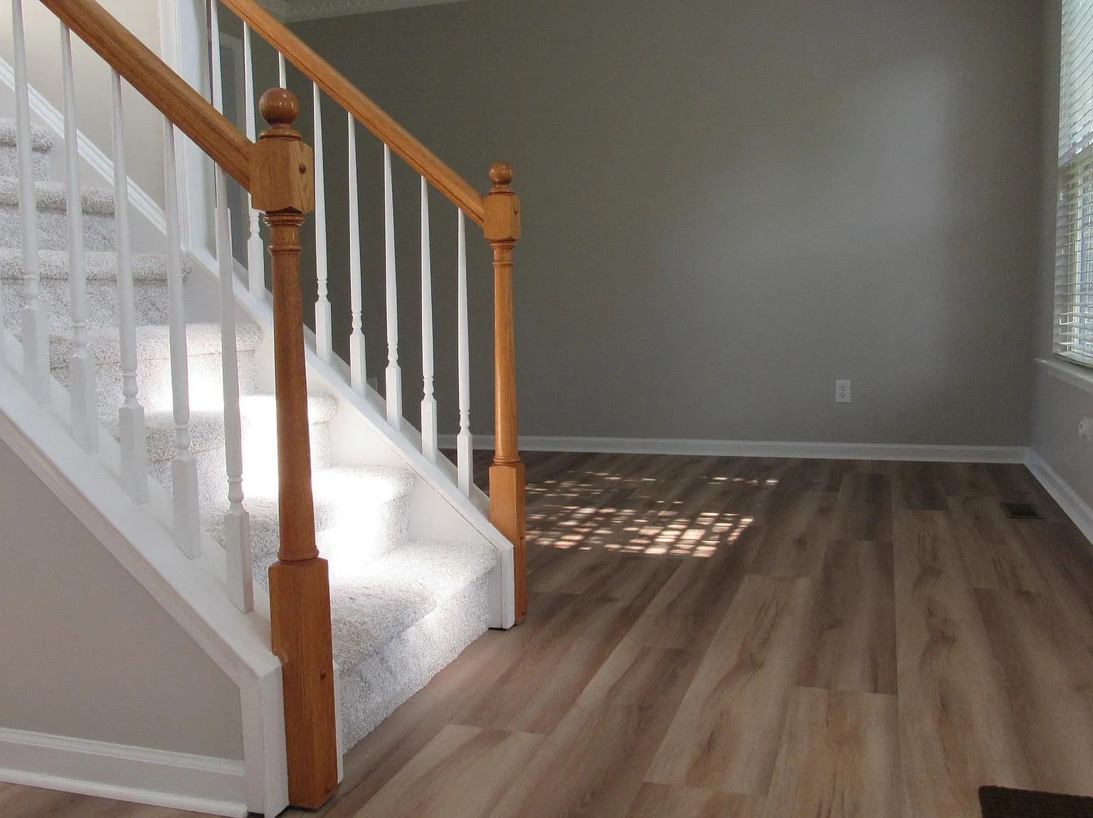 4 bed, 2.5 bath, 2410 sqft, $3,500 — Photo 3