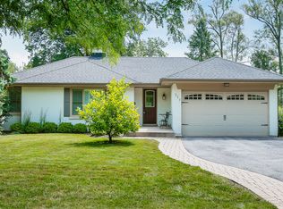 337 Spring Ave, Glen Ellyn, IL 60137