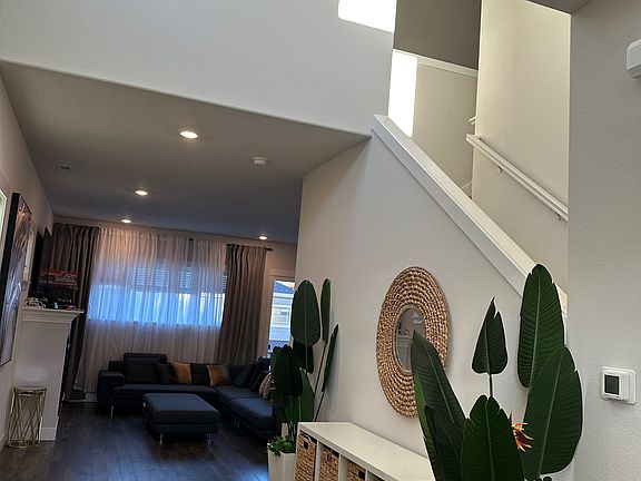 Huge hallway to living-room