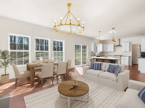 1824 Forestview Ct, Lake Geneva, WI 53147