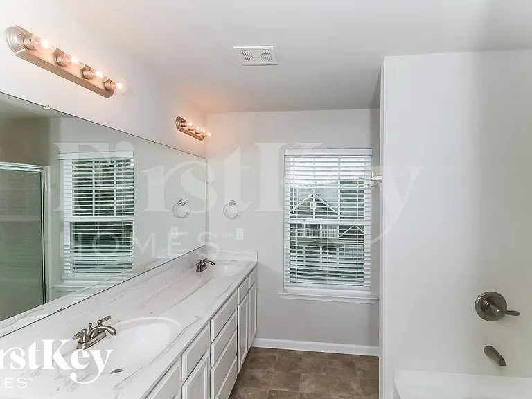 325 Stoney Hollow Rd — Photo 10