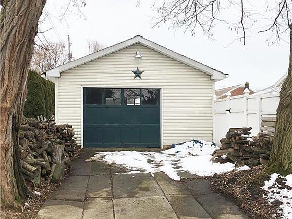 4th image of 2542 Lafayette Ave