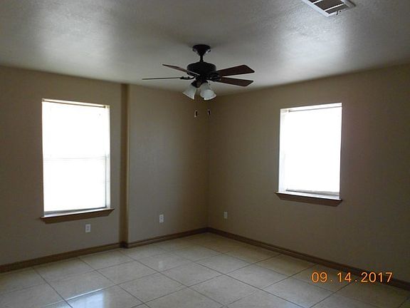 4th image of 3780 Cross Creek Dr
