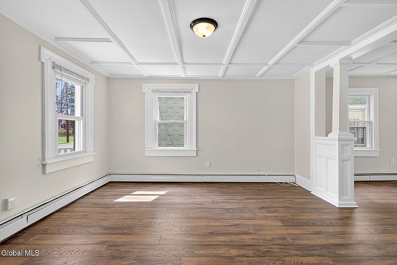 3rd image of 35 Lake Street
